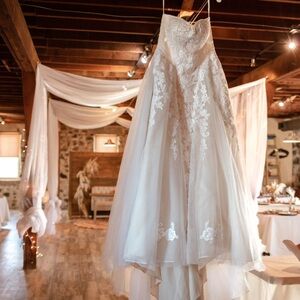 Elegant Lace Wedding Dress w/ Pockets